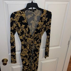 Black and gold bodycon dress